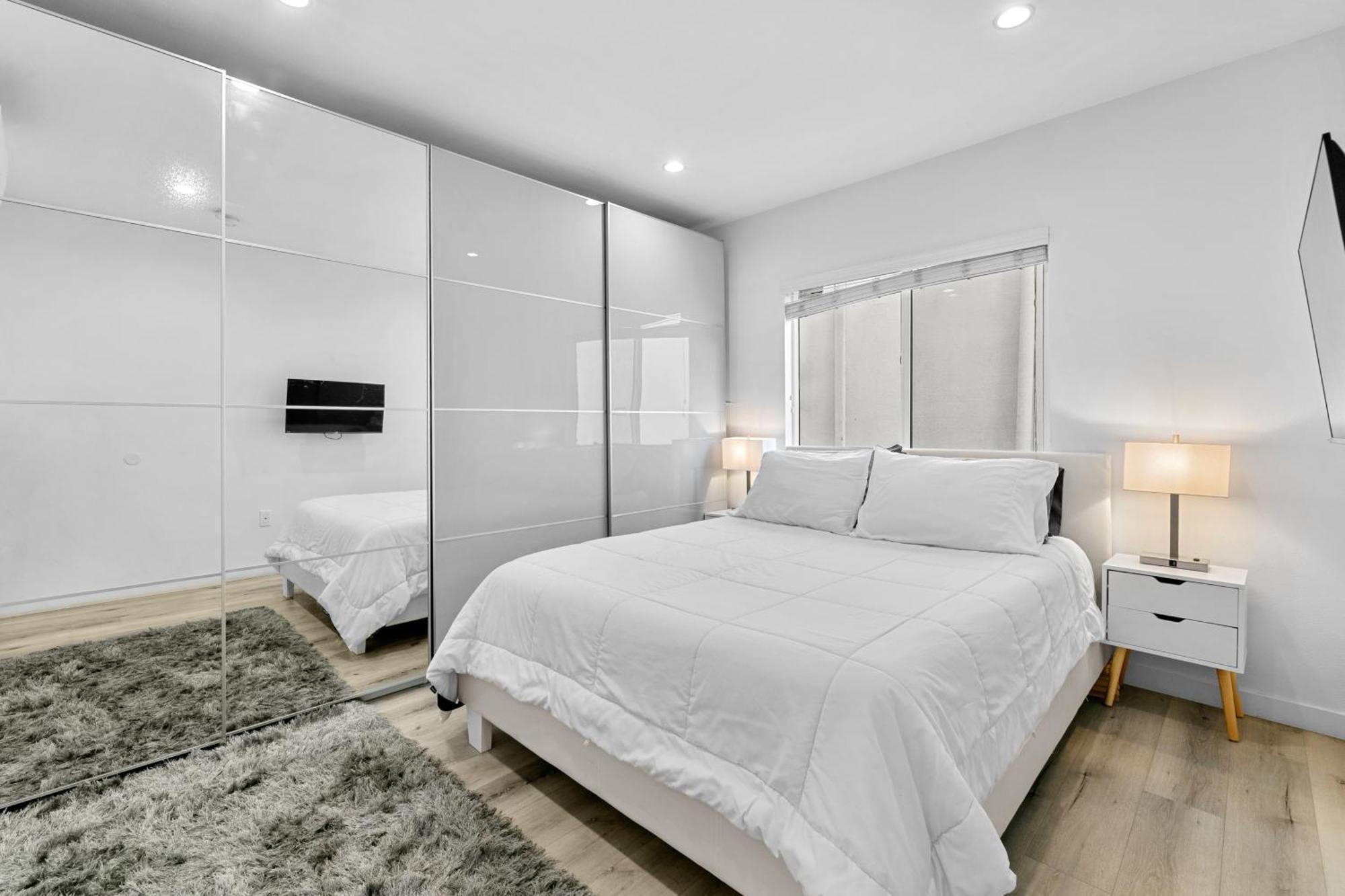 Muirfield Chic City Bungalow With Parking Los Angeles Exterior photo