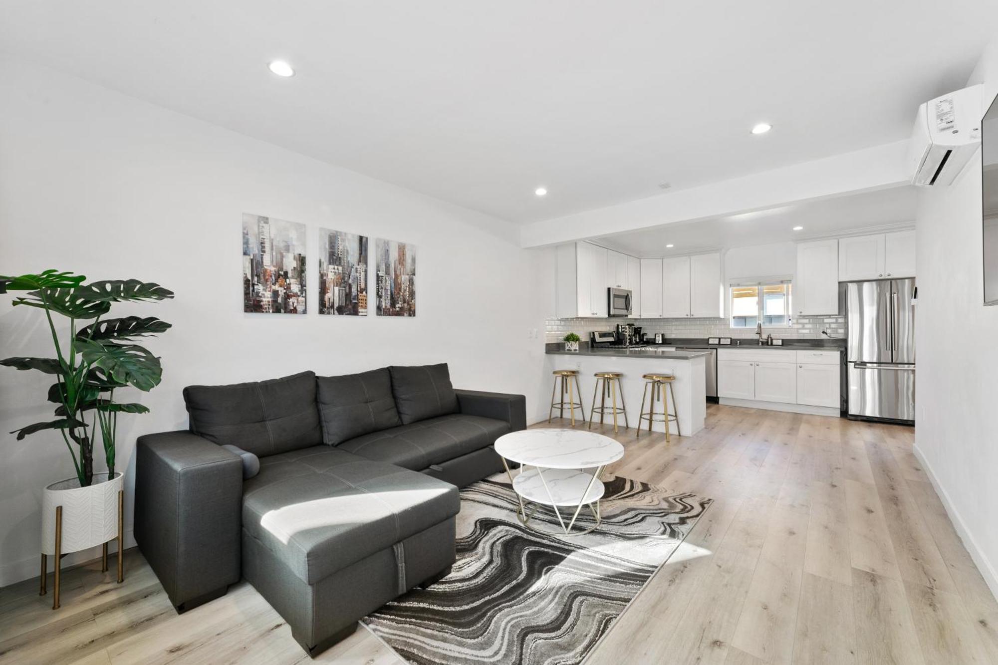 Muirfield Chic City Bungalow With Parking Los Angeles Exterior photo